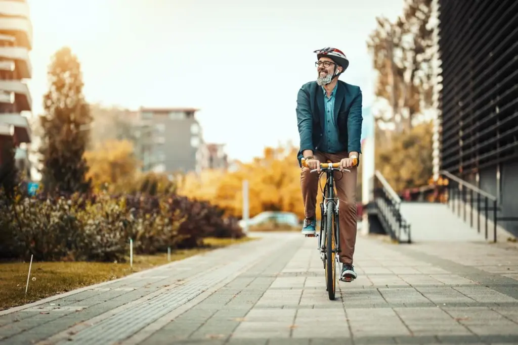 Geometria de bicicleta urbana com posição vertical focada no conforto diário