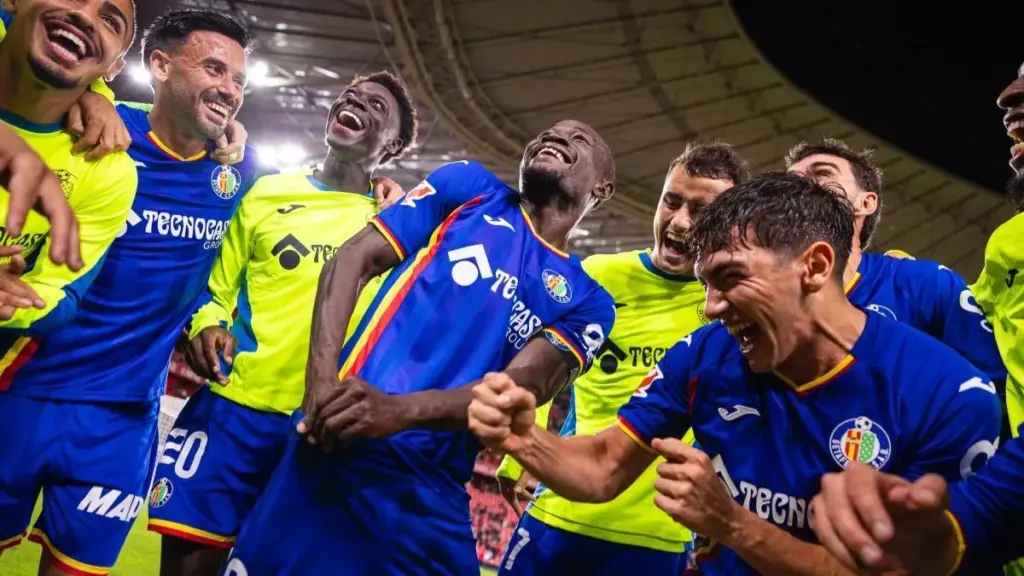 Jogadores do Getafe celebram vitória baseada em disciplina tática e trabalho coletivo